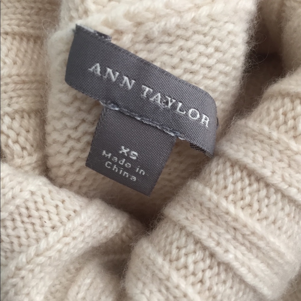 Ann Taylor | 100% Cashmere Knit Sweater - Picture 3 of 4